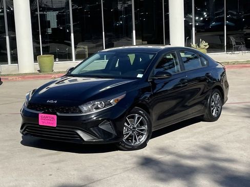 Used 2024 Kia Forte LXS image 9