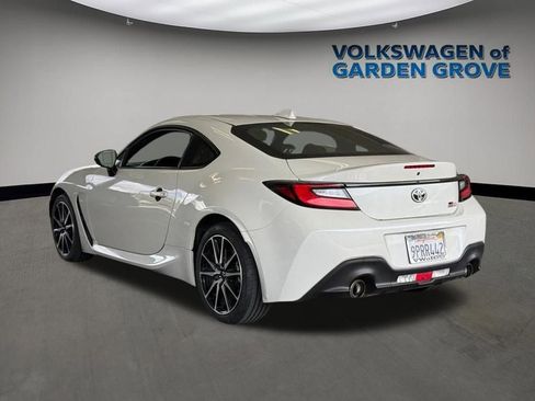 Used 2022 Toyota GR86 w/ ALL Weather Mat Package (TMS) RWD image 5