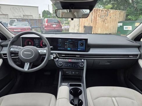Used 2025 Hyundai Sonata SEL FWD image 24