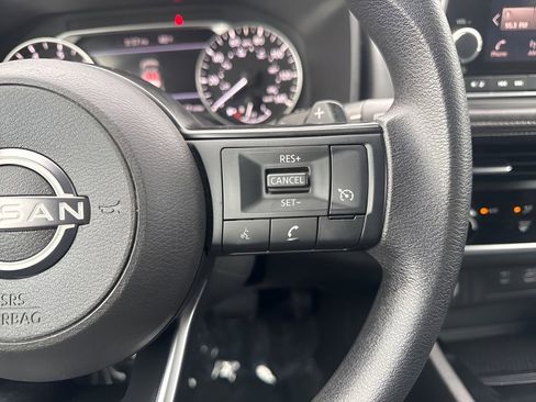 Used 2023 Nissan Rogue S image 14