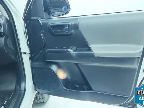 Used 2019 Toyota Tacoma SR image 40