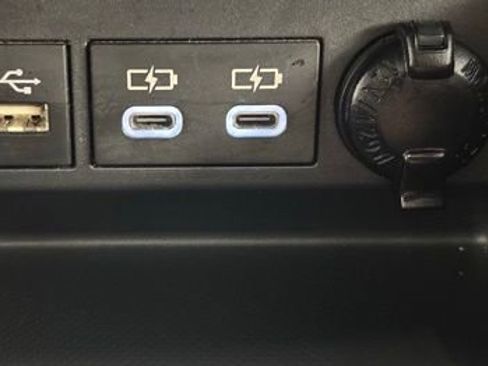 Used 2023 Toyota Highlander XSE FWD image 32