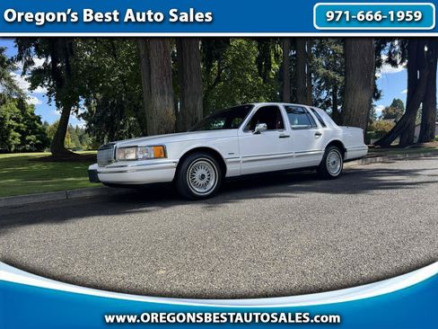 Used 1994 Lincoln Town Car Executive RWD image 1