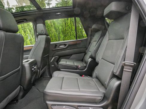 Used 2026 GMC Yukon Denali w/ Sun & Power Step Package AWD/4WD image 31