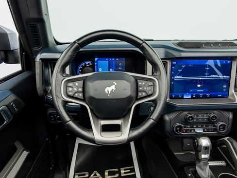 Used 2023 Ford Bronco Outer Banks AWD/4WD image 39
