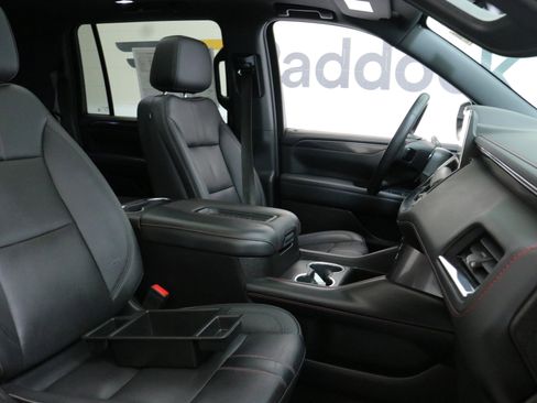 Used 2024 Chevrolet Suburban RST w/ Luxury Package image 28