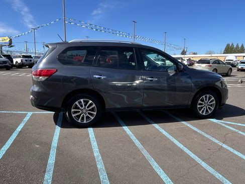 Used 2014 Nissan Pathfinder SV AWD/4WD image 6