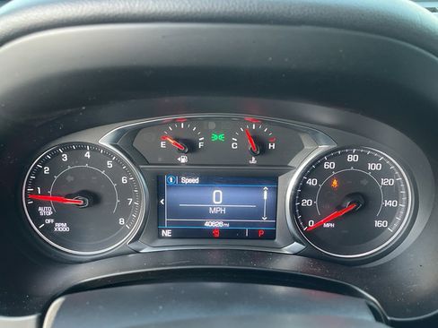 Used 2024 GMC Terrain SLE image 17