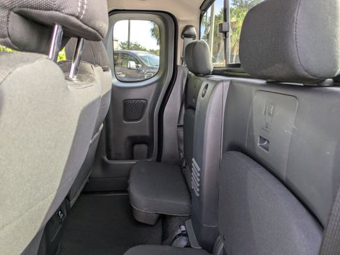 Used 2022 Nissan Frontier SV image 14