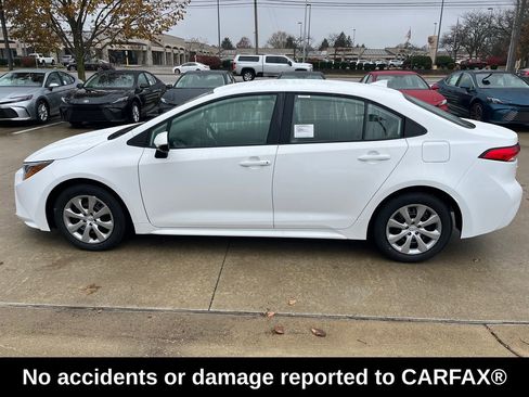 Used 2026 Toyota Corolla LE image 2