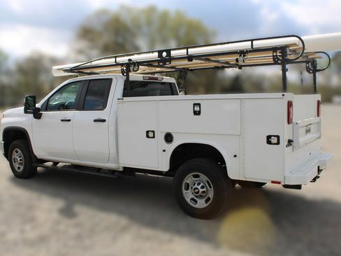 Used 2024 Chevrolet Silverado 2500 W/T w/ WT Convenience Package image 4