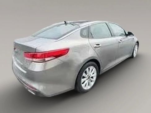 Used 2018 Kia Optima EX w/ Technology Package FWD image 6