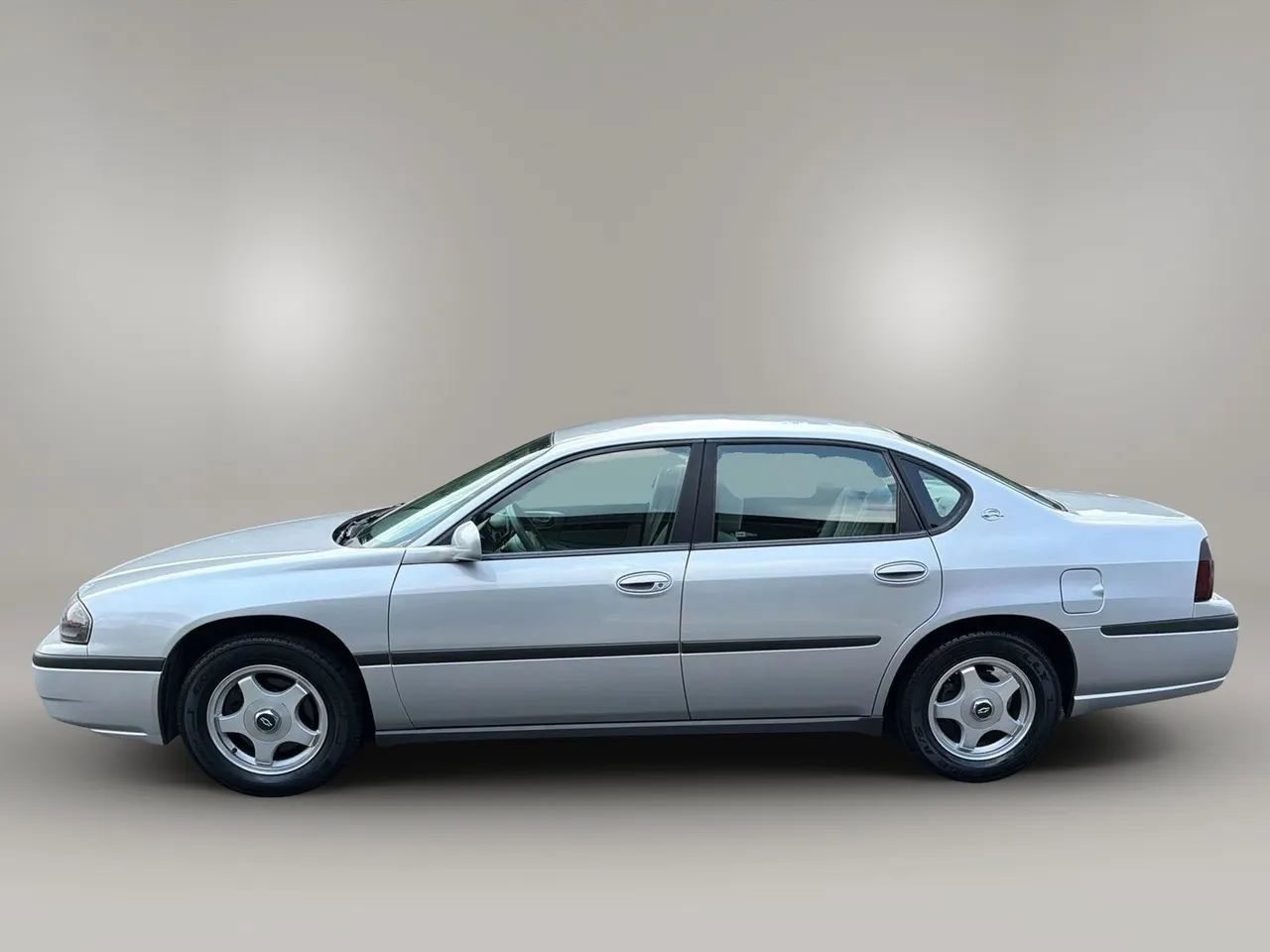 Used 2004 Chevrolet Impala w/ Preferred Equipment Group FWD image 6