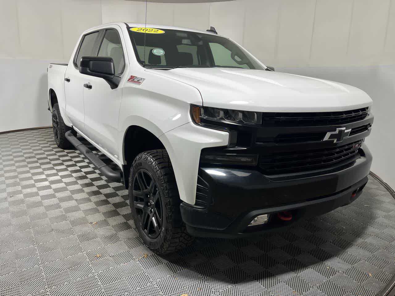 Used 2022 Chevrolet Silverado 1500 LT Trail Boss w/ Bed Protection Package AWD/4WD image 2