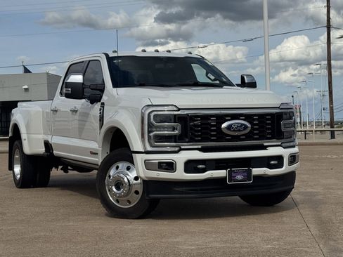 Used 2024 Ford F450 Platinum w/ FX4 Off-Road Package AWD/4WD image 2