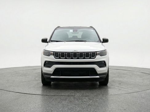 Used 2025 Jeep Compass Limited image 2