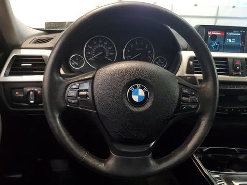 Used 2018 BMW 320i xDrive Sedan AWD/4WD image 15