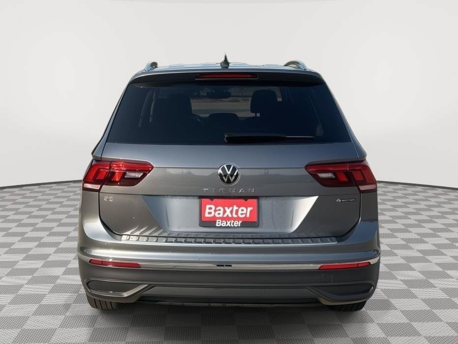 Used 2023 Volkswagen Tiguan SE AWD/4WD image 9