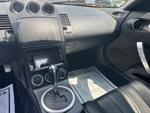 Used 2005 Nissan 350Z Touring image 33