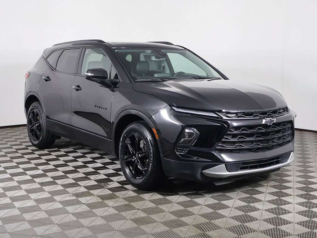 Used 2023 Chevrolet Blazer LT w/ Midnight/Sport Edition AWD/4WD image 2