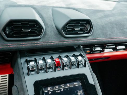 Used 2024 Lamborghini Huracan Tecnica image 64