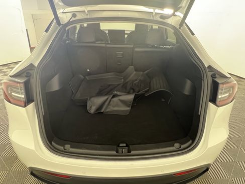 Used 2022 Tesla Model Y Performance AWD/4WD image 19