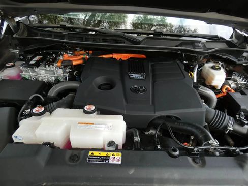 Used 2024 Toyota Tundra Platinum image 66