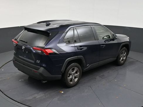Used 2025 Toyota RAV4 XLE AWD/4WD image 16