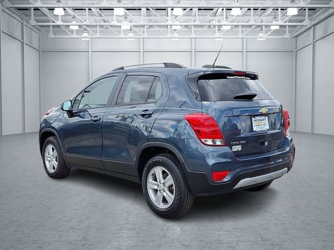 Certified 2022 Chevrolet Trax LT w/ LT Convenience Package AWD/4WD image 8