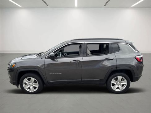 Used 2022 Jeep Compass Latitude w/ Convenience Group image 3
