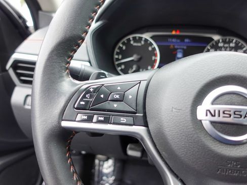 Used 2022 Nissan Altima 2.5 SR FWD image 13
