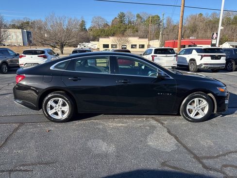 Used 2024 Chevrolet Malibu LT image 2