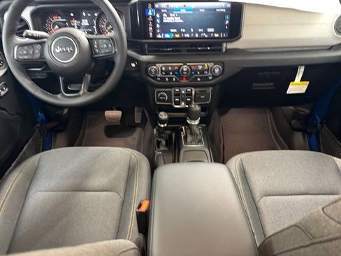 Used 2025 Jeep Wrangler Sport S AWD/4WD image 15