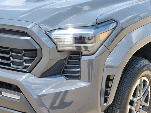 Used 2024 Toyota Tacoma TRD Sport RWD image 11