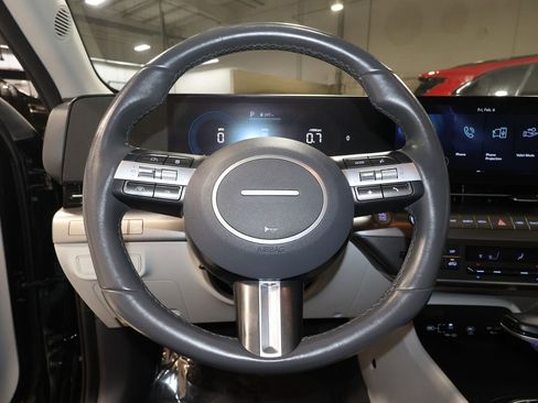 Used 2025 Hyundai Kona SEL image 10