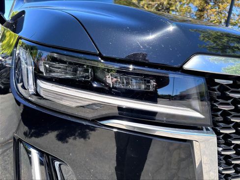 Used 2024 Cadillac Escalade Premium Luxury w/ LPO, Floor Liner Package AWD/4WD image 28