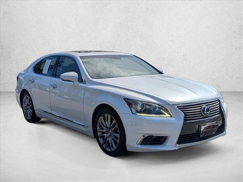 Used 2017 Lexus LS 460 w/ Comfort Package image 3