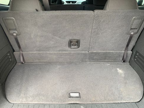 Used 2017 Chevrolet Traverse LT w/ Style and Technology Package image 9