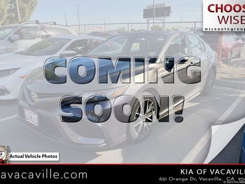 Used 2023 Toyota Camry SE FWD image 1