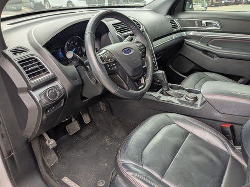 Used 2018 Ford Explorer Sport w/ Equipment Group 401A image 10