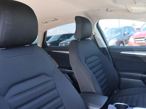 Used 2016 Ford Fusion SE image 14