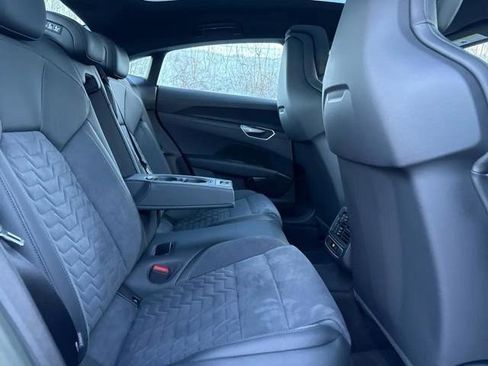 Used 2023 Audi e-tron GT Premium Plus image 29