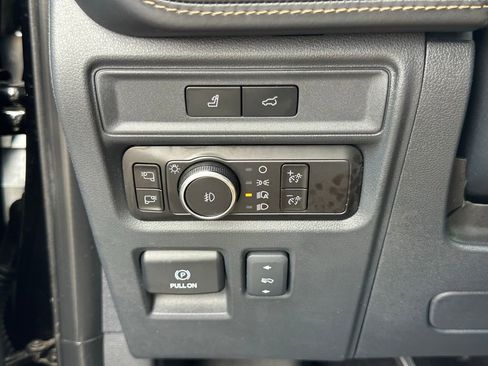 Used 2023 Ford Expedition Max Platinum AWD/4WD image 39
