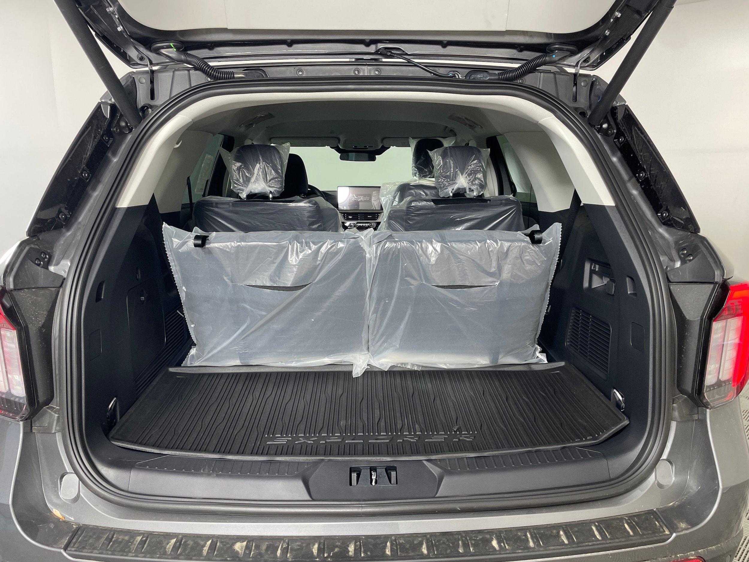 New 2026 Ford Explorer Active AWD/4WD image 7