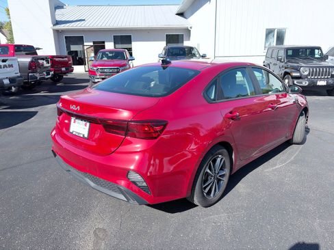 Used 2024 Kia Forte LXS image 10