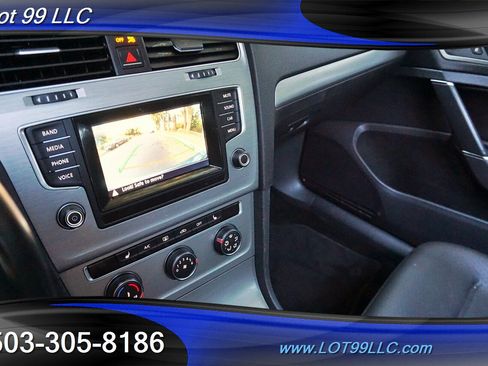 Used 2015 Volkswagen Golf TDI S FWD image 22