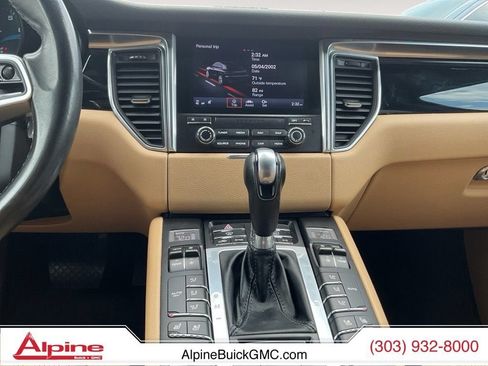 Used 2018 Porsche Macan AWD/4WD image 11