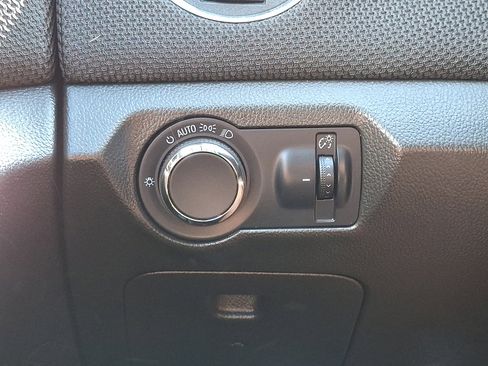 Used 2014 Chevrolet Cruze LT image 24