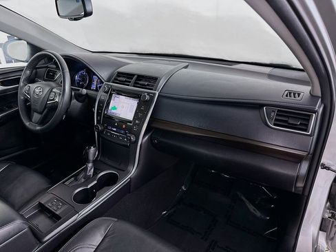 Used 2017 Toyota Camry XLE w/ Moonroof Package image 37