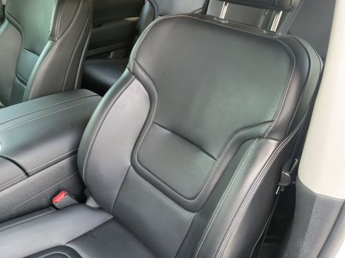 Used 2025 Nissan Armada SV AWD/4WD image 9